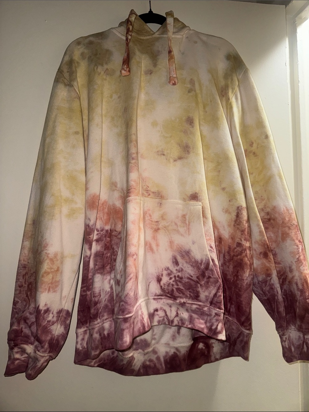 Tie-Dye Crewneck Hoodie in Yellow and Wine - Unbranded
